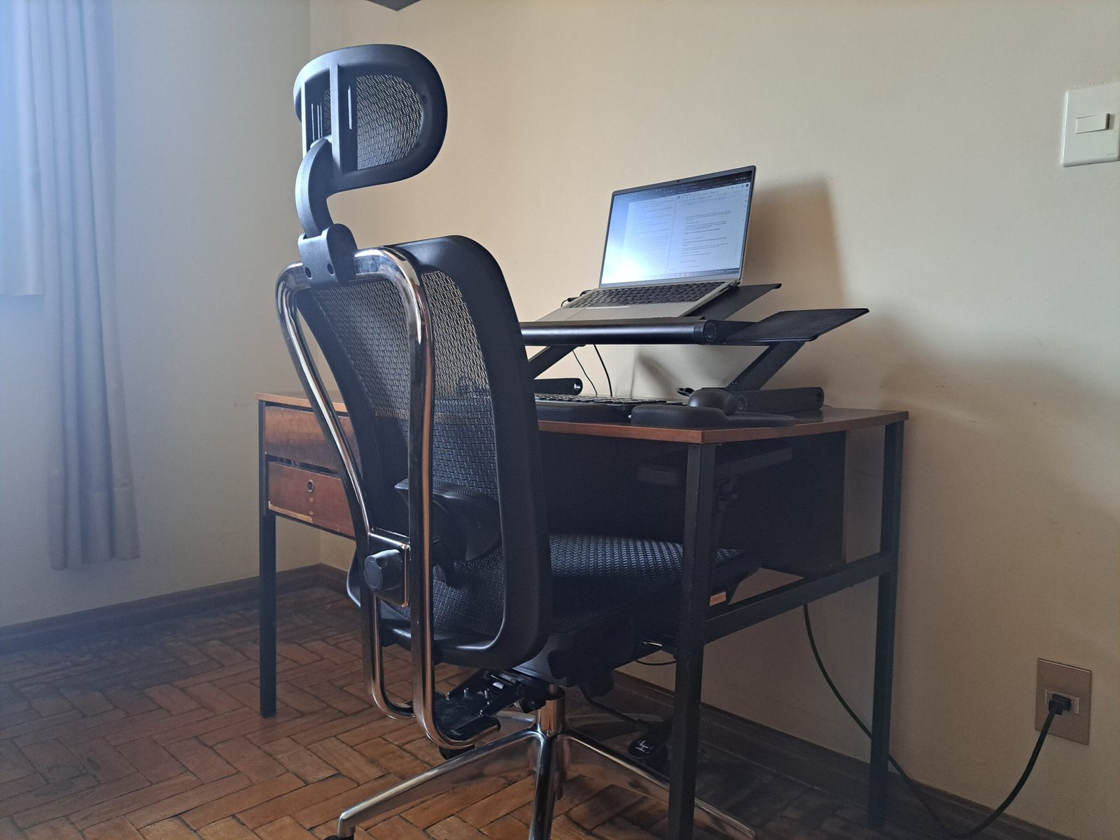 A cadeira ergonômica DT3 Office Moira é boa? Vale a pena comprar? [Review 9 meses de uso]