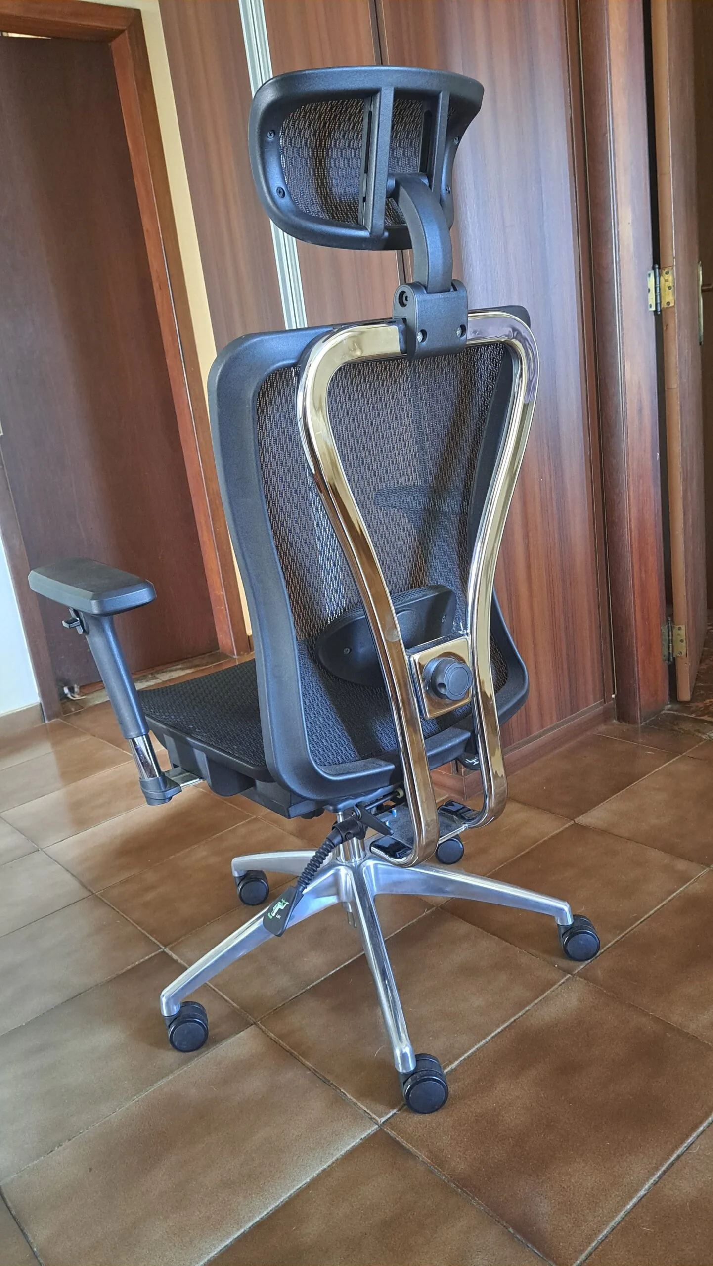 Suporte em alumínio da DT3 Office Moira / Comfy Caprice