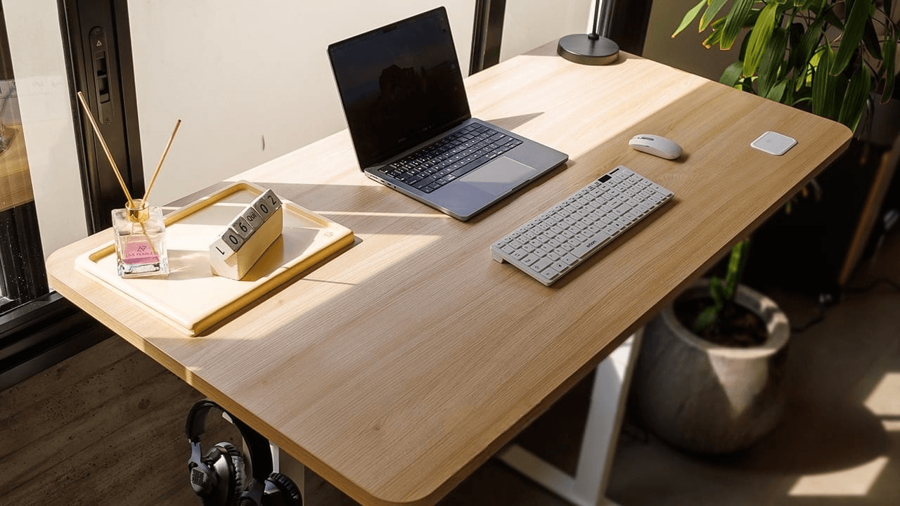 Unboxing, montagem e review da Elements Misch Pro: vale a pena comprar uma mesa com regulagem de altura elétrica?