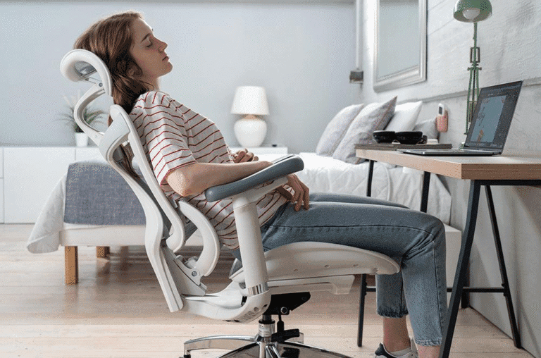 Cadeira boa para coluna: dicas de ergonomia e 5 opções indicadas